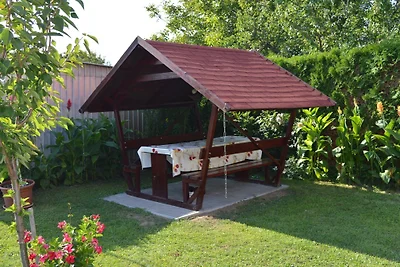 Ferienwohnung Kerti mit Pool