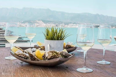 app. con vista mare e aria condizionata.