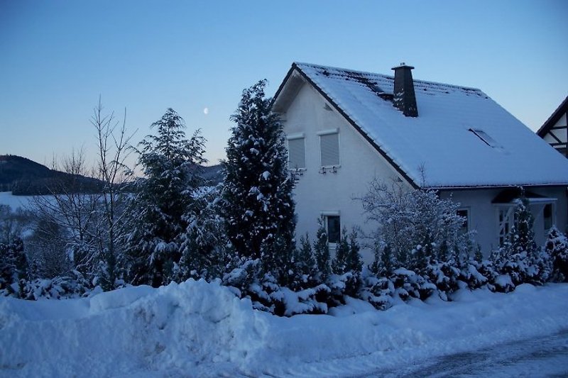 Ansicht Haus im Winter