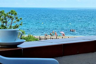 Alloggio molto piacevole in posizione diretta sulla spiaggia con vista sul mare!