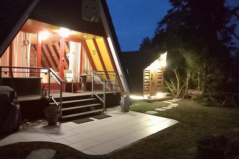 Ferienhaus mit gemütlicher Beleuchtung und Sauna Haus