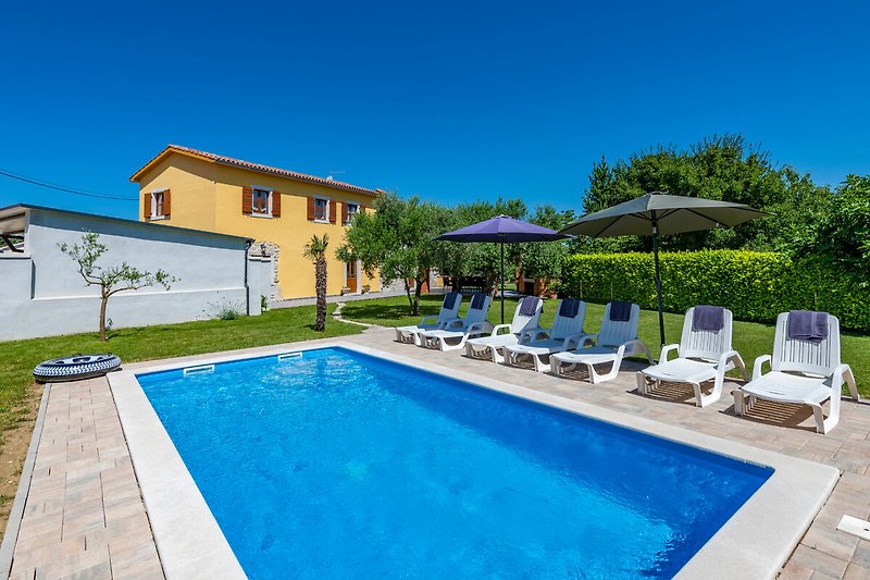 Wunderschöne Villa mit Pool und privatem Garten