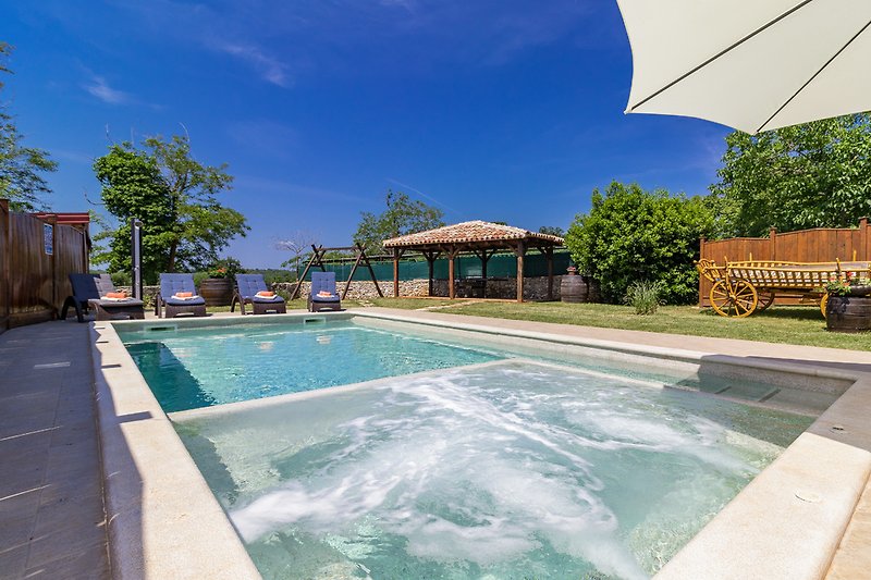 Luxus Villa mit beheiztem Pool und kinder Pool