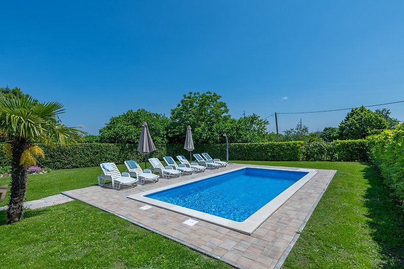 Wunderschöne Villa mit Pool und privatem Garten