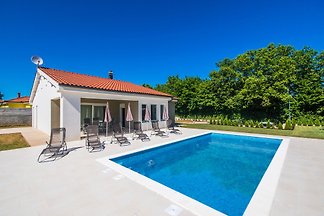 ERÖFFNUNGSRABATT 40% Villa Nikol