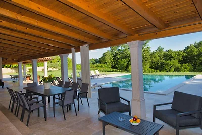 Villa Dika