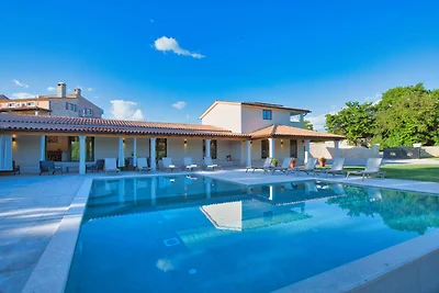 Villa Dika