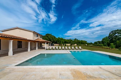 Villa Dika