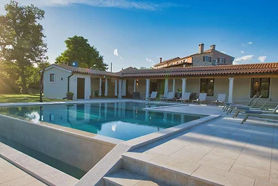 Villa Dika