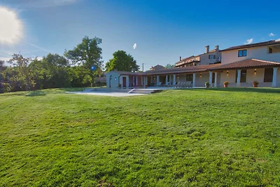 Villa Dika