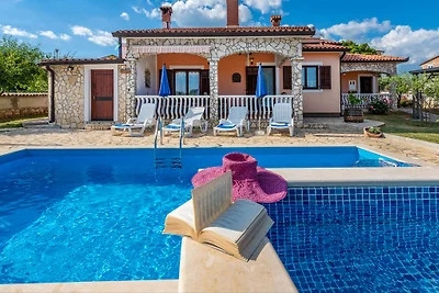 Villa Mirela