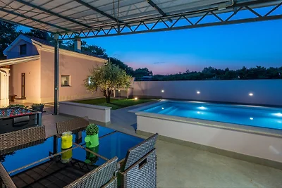 Villa Intacta
