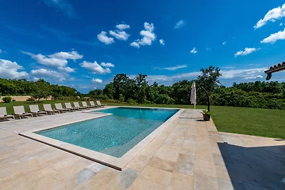 Villa Dika