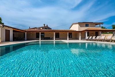 Villa Dika