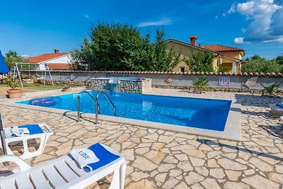 Villa Mirela