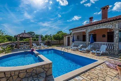 Villa Mirela