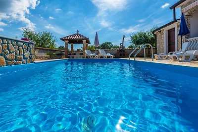 Villa Mirela