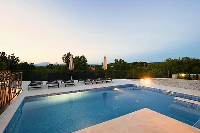 Villa Romantika