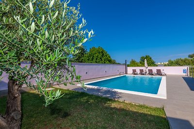 Villa Intacta