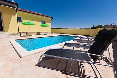 Villa Roža