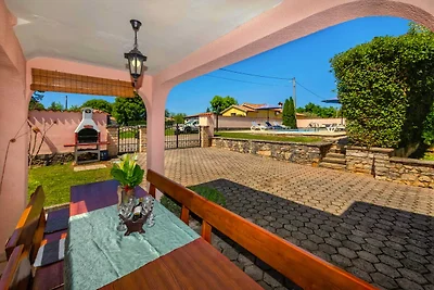 Villa Legović