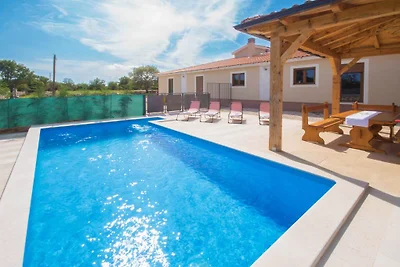 Villa Monkodonja
