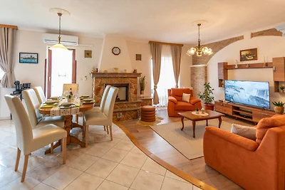 Villa Mirela