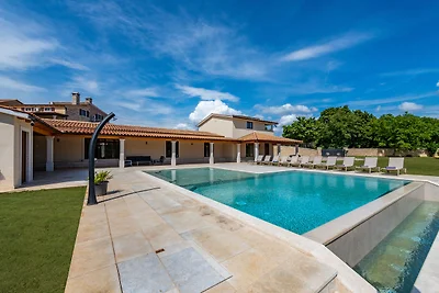Villa Dika