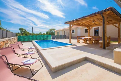 Villa Monkodonja