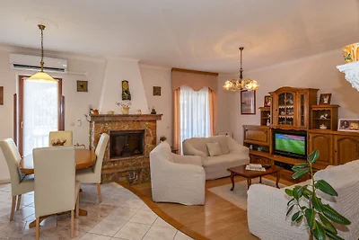 Villa Mirela