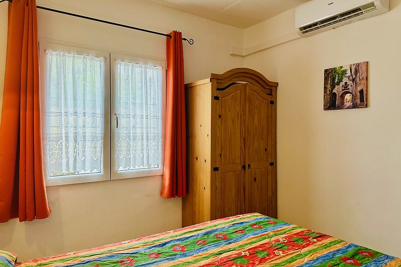 Schlafzimmer mit Klimaanlage plus Heizfunktion
