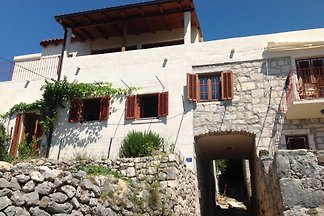 Casa in pietra con vista panoramica sul mare