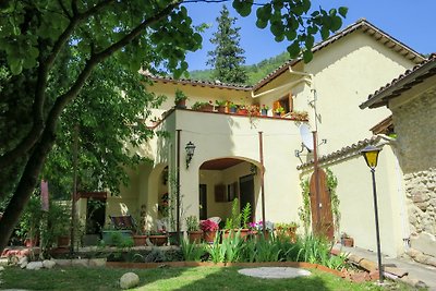 Romantisches Natursteinhaus Luisa