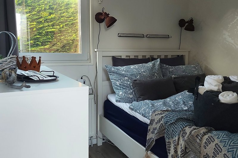 Das neu gestaltete Schlafzimmer.  Es erwartet Sie unser Wohlfühlservice mit frisch bezogenen Betten sowie unserem Dusch- und Handtuchservice