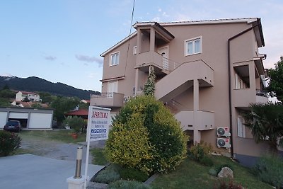 Apartments villa Ilijic