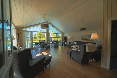 Huis aan het meer