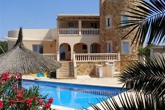 Appartements en villa avec piscine