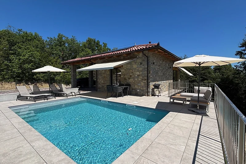 PINI - Villa mit Pool, Terrasse, Sitzplatz und Lounge