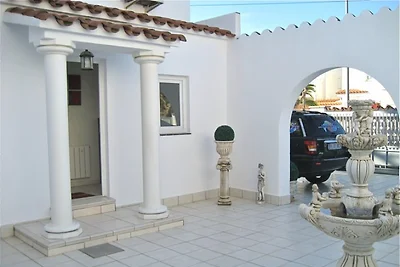 VILLA DORA HUTG 17523