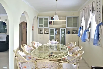 VILLA DORA HUTG 17523