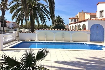 VILLA DORA HUTG 17523