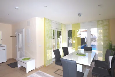VILLA BELLEVUE m. prive zwembad