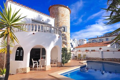 Casa Toni con piscina privata, vicino alla spiaggia