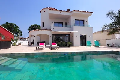 VILLA LIFESTYLE