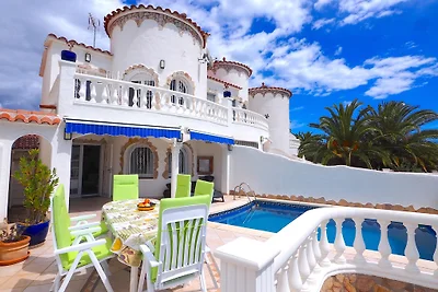 Casa Cap Ras con piscina e posto barca