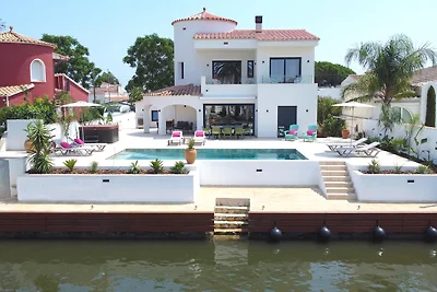 VILLA LIFESTYLE
