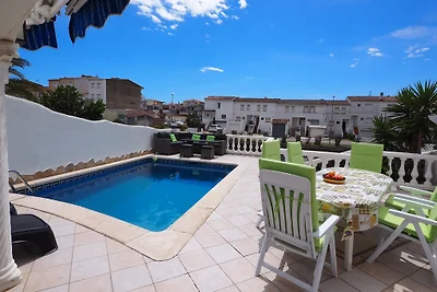Casa Cap Ras con piscina e posto barca