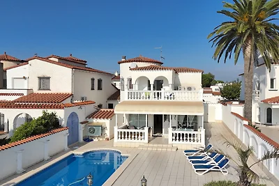 VILLA DORA HUTG 17523