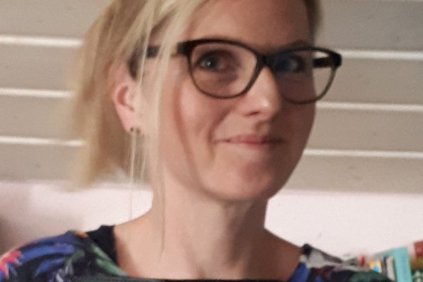 Frau J. Maas Frau J. Maas