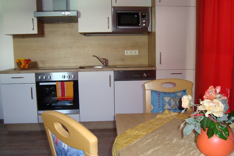 Moderne Küche mit  Sofa ,  Gemütliche Atmosphäre, Wohng.4-7